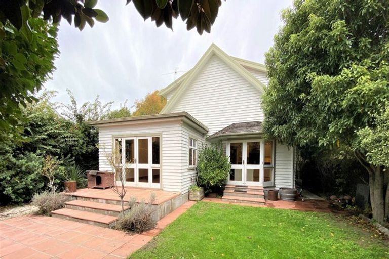 Photo of property in 4 Thorrington Road, Cashmere, Christchurch, 8022