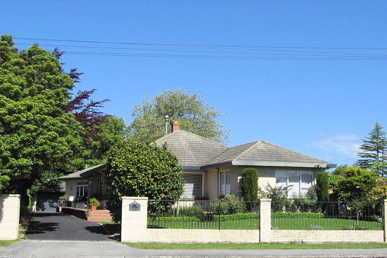 Photo of property in 8 Gleneagles Terrace, Ilam, Christchurch, 8053