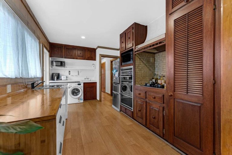 Photo of property in 22 Lawrence Crescent, Hillpark, Auckland, 2102