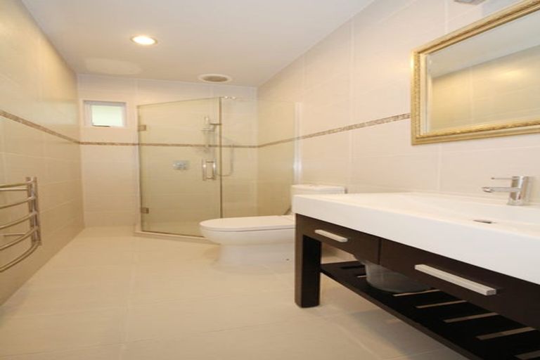 Photo of property in 97a Island Bay Road, Beach Haven, Auckland, 0626