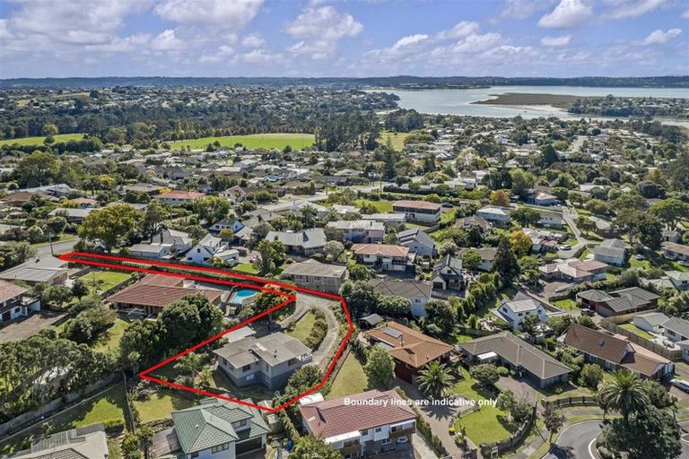 Photo of property in 68 Selwyn Crescent, Forrest Hill, Auckland, 0620