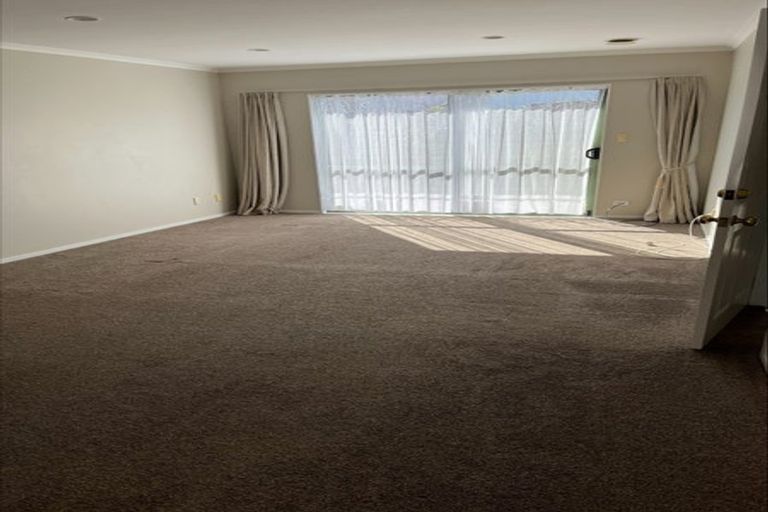 Photo of property in 74 Rosario Crescent, Red Beach, 0932