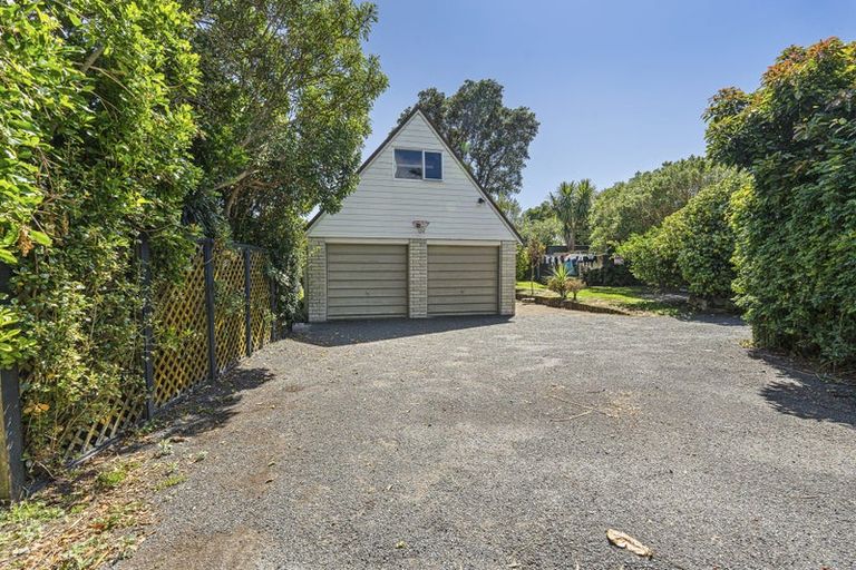 Photo of property in 1138 South Road, Oakura, 4314