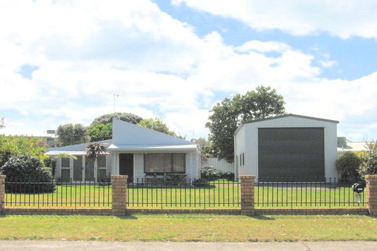 Photo of property in 69 Robinson Road, Whitianga, 3510