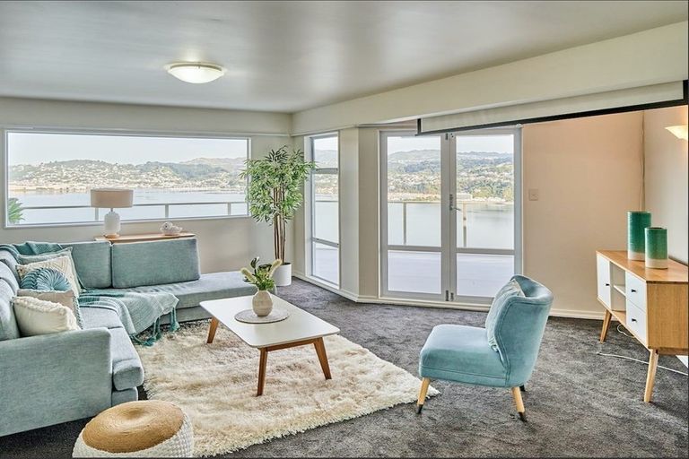 Photo of property in 11 Countess Close, Maupuia, Wellington, 6022