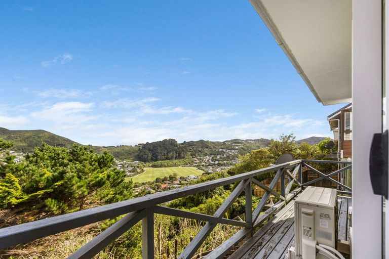 Photo of property in 24b Parklands Drive, Karori, Wellington, 6012