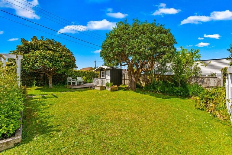 Photo of property in 44 Gulf View Road, Murrays Bay, Auckland, 0630
