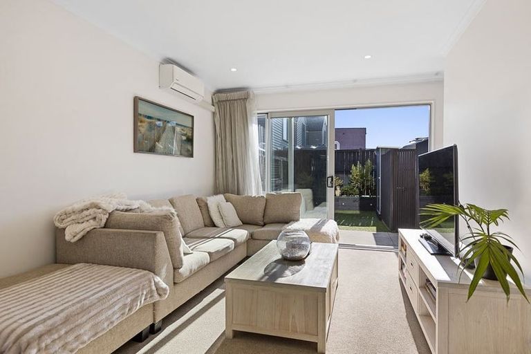 Photo of property in 6 Shelduck Way, Hobsonville, Auckland, 0616