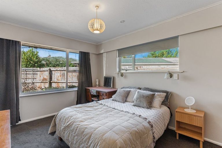 Photo of property in 2/18 Pahau Place, Cracroft, Christchurch, 8025