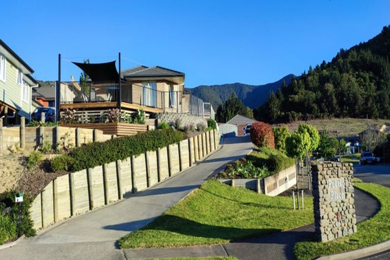 Photo of property in 2 Pukeko Place, Picton, 7220