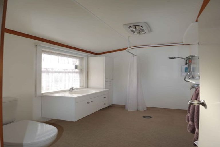 Photo of property in 2 Meadowvale Drive, Levin, 5510