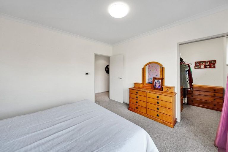 Photo of property in 3c Azalea Place, Brooklands, New Plymouth, 4310