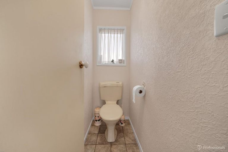 Photo of property in 6 Mahon Place, Papatoetoe, Auckland, 2025