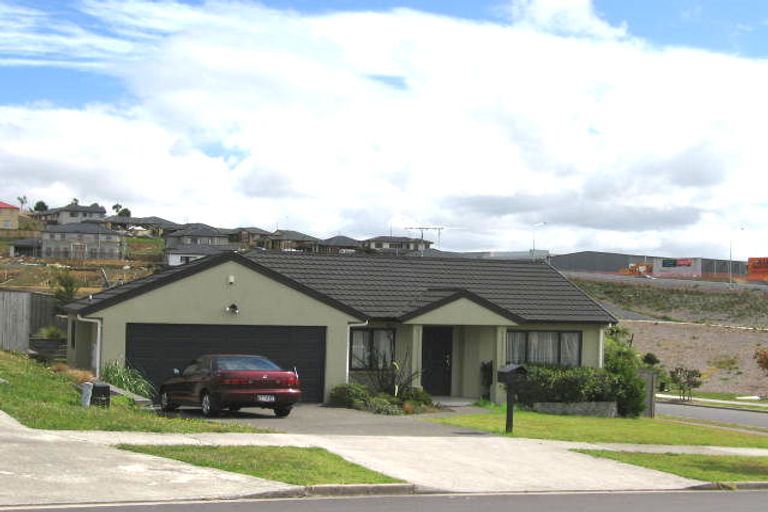 Photo of property in 60 Bluebird Crescent, Unsworth Heights, Auckland, 0632