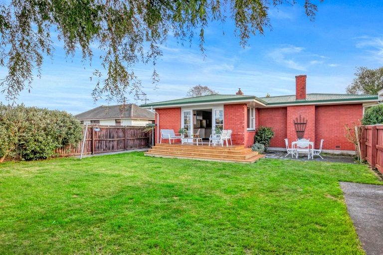 Photo of property in 6 Rossiter Avenue, Redwood, Christchurch, 8051