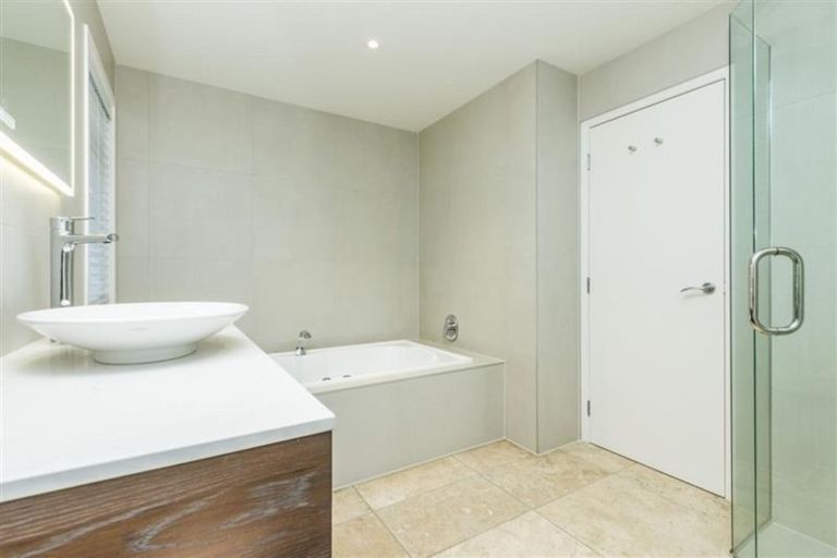 Photo of property in 15 The Strand, Takapuna, Auckland, 0622