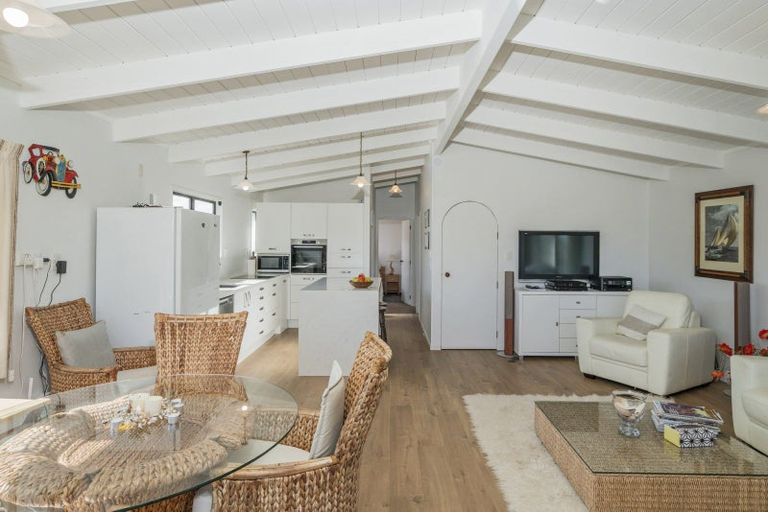 Photo of property in 37 Oyster Drive, Cooks Beach, Whitianga, 3591