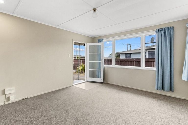 Photo of property in 73 Pohutukawa Place, Bell Block, New Plymouth, 4312