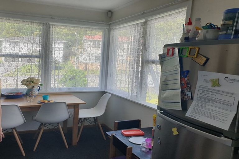 Photo of property in 43 Cardiff Crescent, Cannons Creek, Porirua, 5024