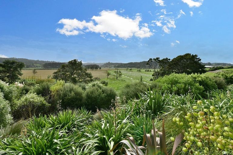 Photo of property in 28 Awatiro Drive, Kaukapakapa, 0871