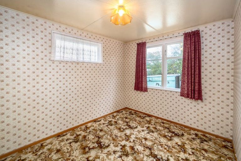 Photo of property in 16 Taylor Street, Carterton, 5713