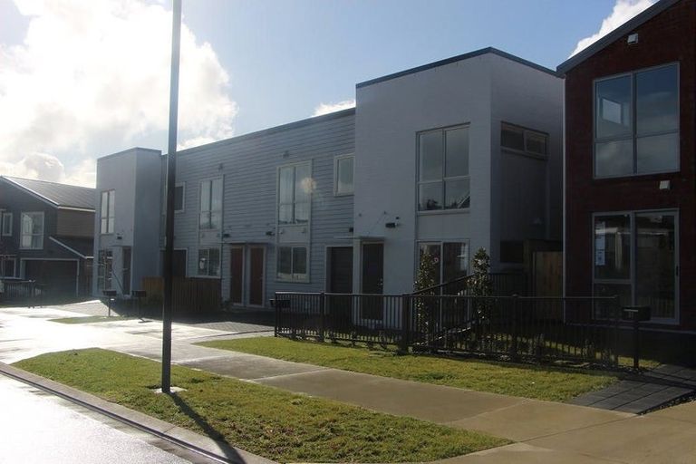 Photo of property in 29 Ambar Ridge Avenue, Massey, Auckland, 0614