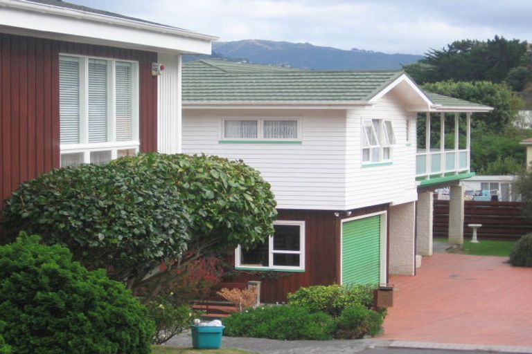 Photo of property in 7 Cherry Grove, Strathmore Park, Wellington, 6022