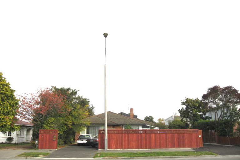 Photo of property in 71 Memorial Avenue, Ilam, Christchurch, 8053