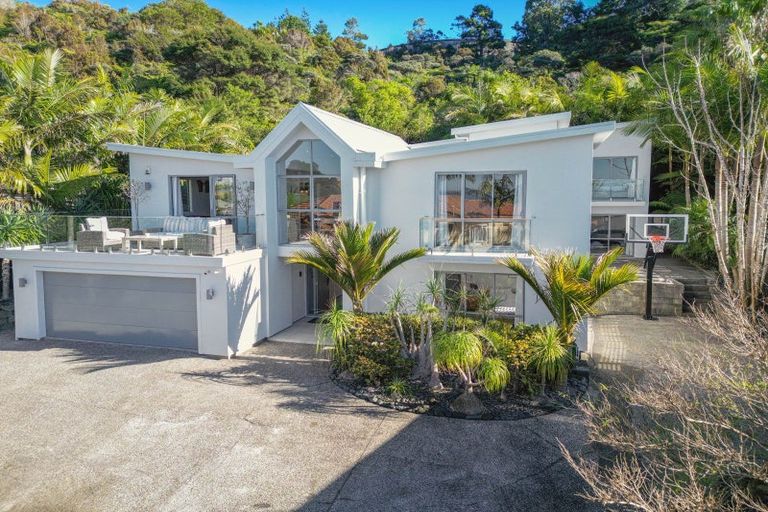 Photo of property in 115 Waldorf Crescent, Orewa, 0931