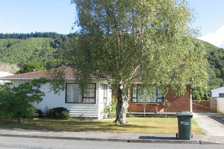Photo of property in 71 Holdsworth Avenue, Trentham, Upper Hutt, 5018