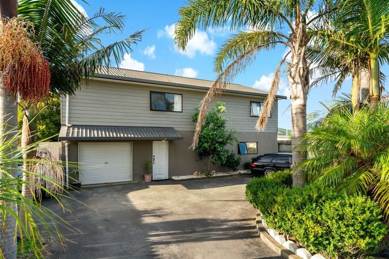 Photo of property in 13a Torkar Road, Clarks Beach, 2122