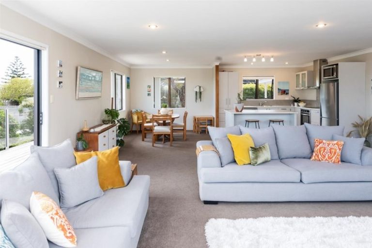 Photo of property in 4a Rodney Street, Howick, Auckland, 2014