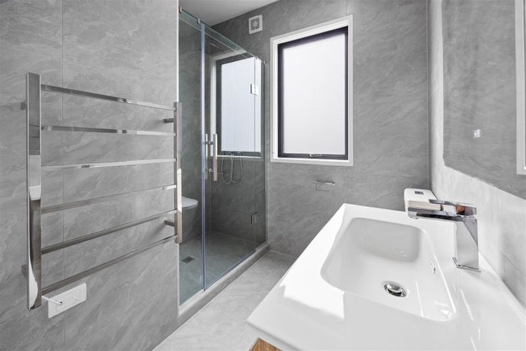 Photo of property in 12 Kautawa Lane, Massey, Auckland, 0614