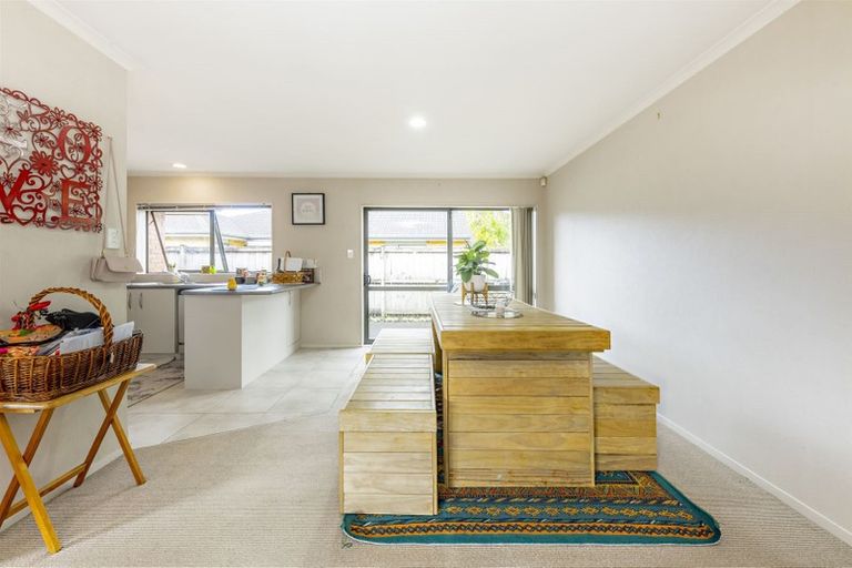 Photo of property in 9 Villino Place, Randwick Park, Auckland, 2105