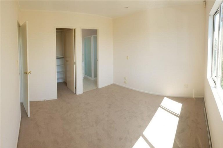 Photo of property in 2/16 Oakridge Way, Northpark, Auckland, 2013