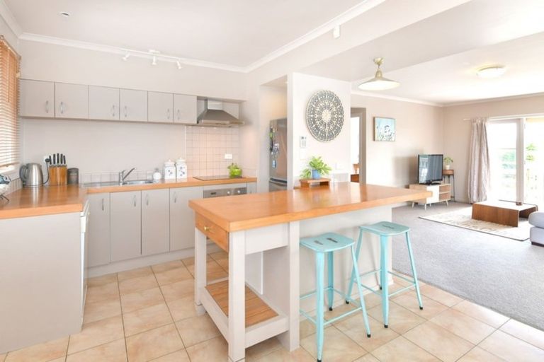 Photo of property in 186 Hibiscus Coast Highway, Red Beach, 0932