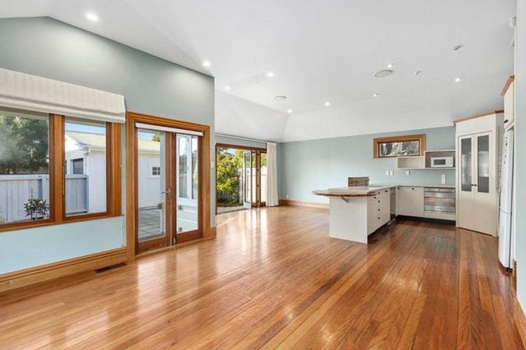 Photo of property in 23 Inglis Street, Seatoun, Wellington, 6022