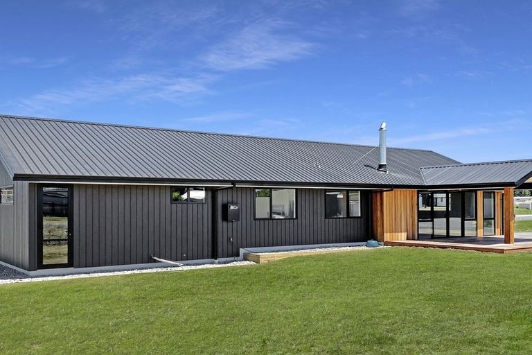 Photo of property in 10 Jack Adamson Drive, Twizel, 7901