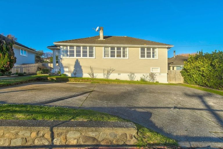 Photo of property in 88 Dimock Street, Titahi Bay, Porirua, 5022