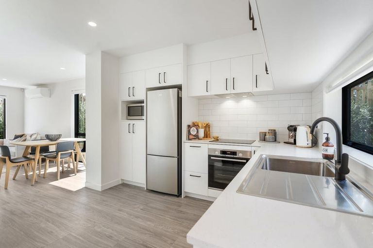 Photo of property in 2a Ellen Avenue, Hillcrest, Auckland, 0627