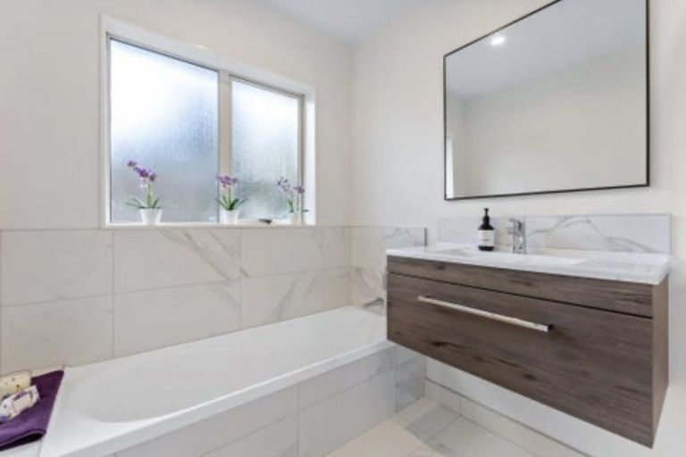 Photo of property in 53 Stratford Road, Manurewa, Auckland, 2105