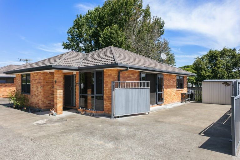 Photo of property in 24 Leon Street, Riverdale, Gisborne, 4010