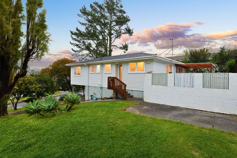 Photo of property in 31 Glenbervie Crescent, Massey, Auckland, 0614