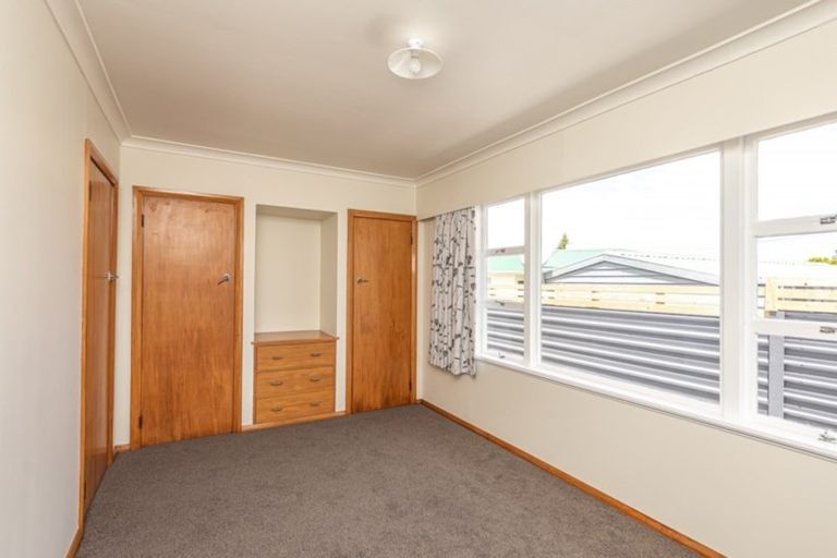 Photo of property in 6 Glenn Street, Castlecliff, Whanganui, 4501