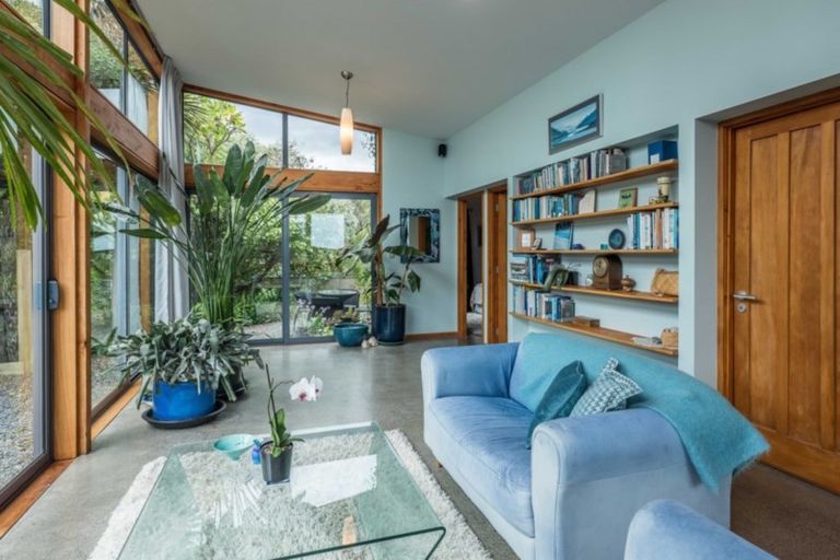 Photo of property in 115 The Parade, Paekakariki, 5034
