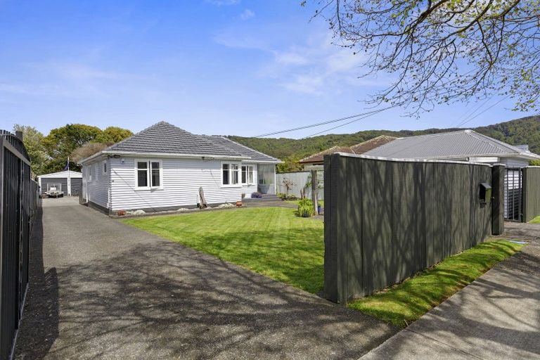Photo of property in 17 Burden Avenue, Wainuiomata, Lower Hutt, 5014