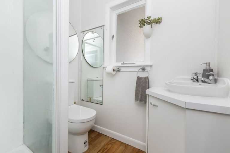 Photo of property in 1/10 Coronation Street, Belmont, Auckland, 0622