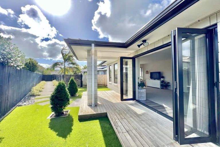 Photo of property in 46a Golfland Drive, Golflands, Auckland, 2013