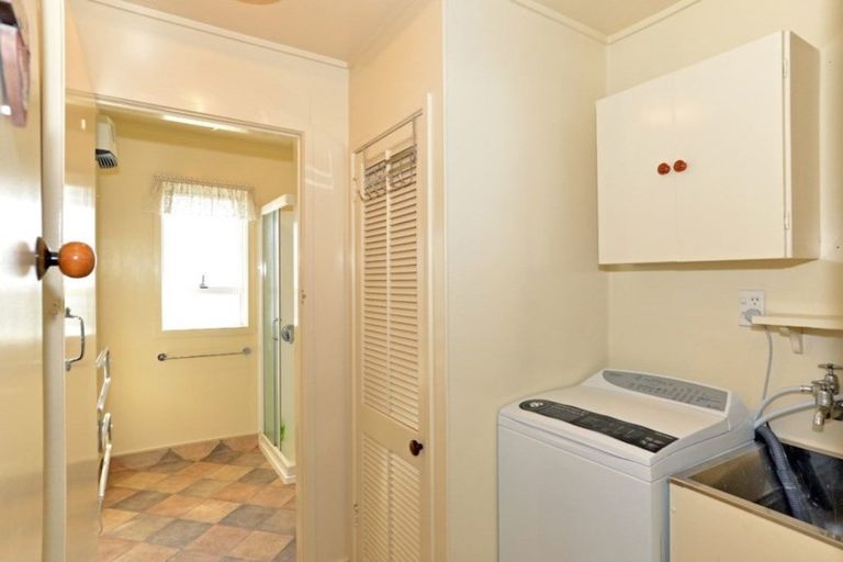 Photo of property in 42a Hargest Crescent, Saint Kilda, Dunedin, 9012