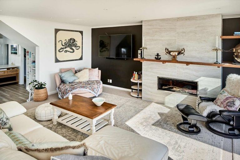 Photo of property in 147 Marine Parade, Eastbourne, Lower Hutt, 5013